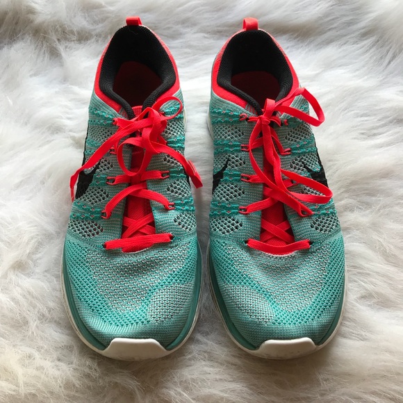 Nike Flyknit Shoes - Picture 3 of 6